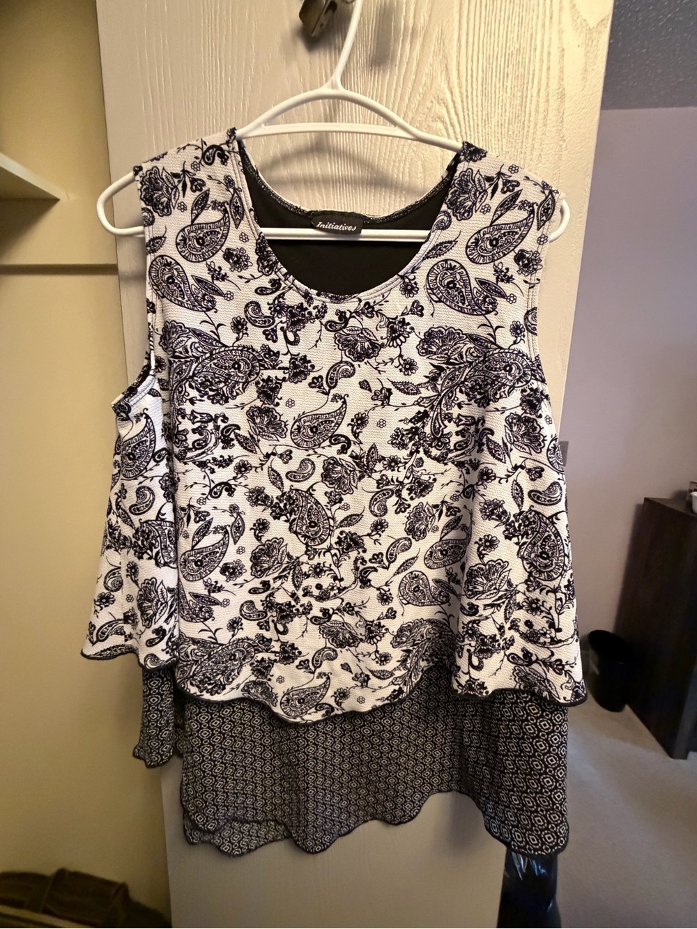 Abella Black & White Paisley Layered Sleeveless Tunic Top